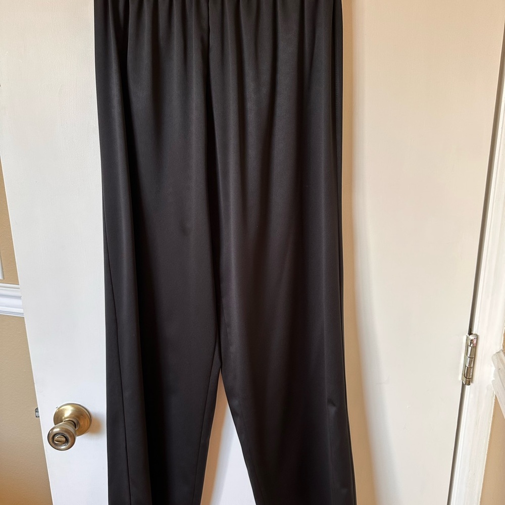 Black Cozy Loungewear Set for Relaxation - Picture 5 of 6